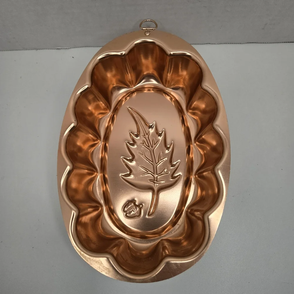 Vintage Copper Leaf & Acorn Baking And Jello Mold Hanging Loop 3 Cup 8.25